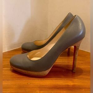 Christian Louboutin “New Simple” Pump